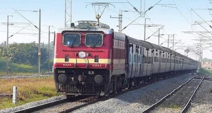 5385d1b2 1a52 4462 a30e 2bc6cc4b5fcd News Todayz Dehradun: रेलवे यात्रियों को नए साल के साथ मिलेगी बड़ी राहत, मॉडर्न सुविधा के फायदे जाने