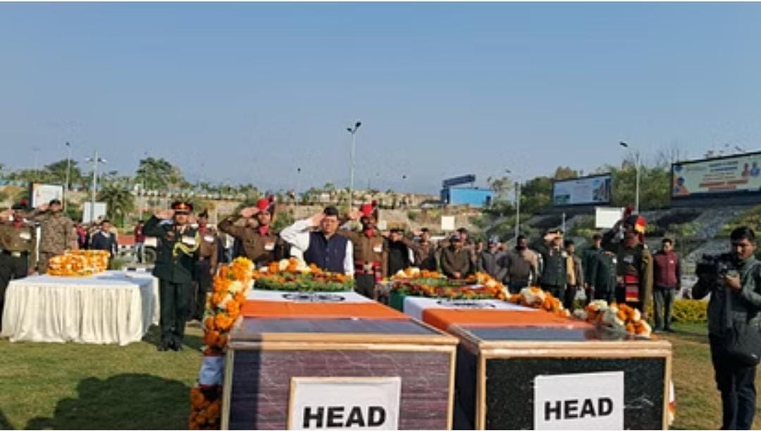 IMG 20231225 WA0011 News Todayz Poonch Attack: सीएम धामी ने उत्तराखंड के दोनों शहीदों को एरपोर्ट पर दी श्रद्धांजलि