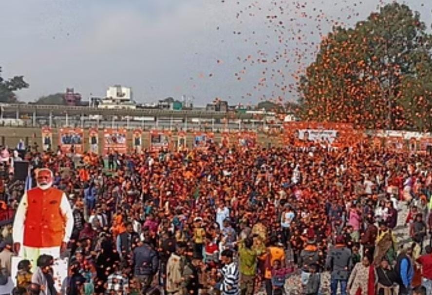 IMG 20231225 WA0013 News Todayz सीएम धामी भी भाजयुमो की विशाल युवा पदयात्रा में हुए शामिल, बड़ी संख्या में पार्टी कार्यकर्ताओ ने लिया भाग