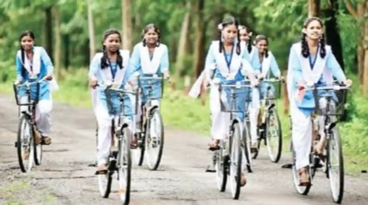 Education Department gifted bicycles to 50 thousand girl stu News Todayz बड़ी सौगात : उत्तराखंड में शिक्षा विभाग देगी 50 हजार छात्राओं को साइकिल, धनराशि हुई जारी