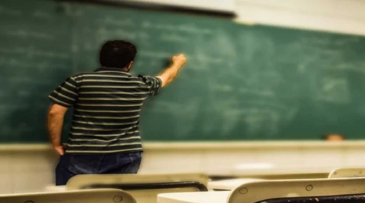 Uttarakhand News Open pole of bad education News Todayz Block level Residential Schools Should Improve Educational Standards in Uttrakhand