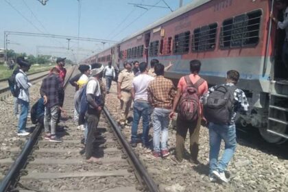 A sudden fire broke out in this train coming to Uttarakhand there was panic among the passengers. 1 News Todayz Big News: उत्तराखंड में इस ट्रेन में अचानक आग लगने से मची भगदड़, जाने पूरी खबर…