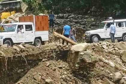 Disaster Cloud burst in Pauri Garhwal scene 1 News Todayz पौड़ी गढ़वाल मे बादल फटने से मची तबाही, घरों में घुसा पानी…