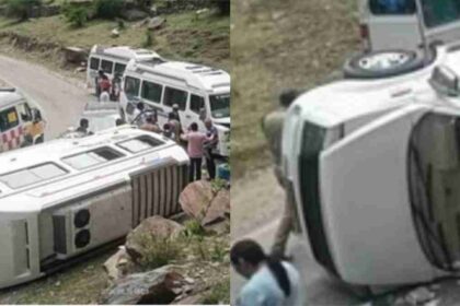 Pilgrims vehicle met accident near Gangotri Highway News Todayz हादसा: चारधाम यात्रा के लिए लिए आए श्रद्धालुओं का गंगोत्री हाईवे सोनगाड़ के पास वाहन हुआ दुर्घटनाग्रस्त, 18 लोग थे सवार…