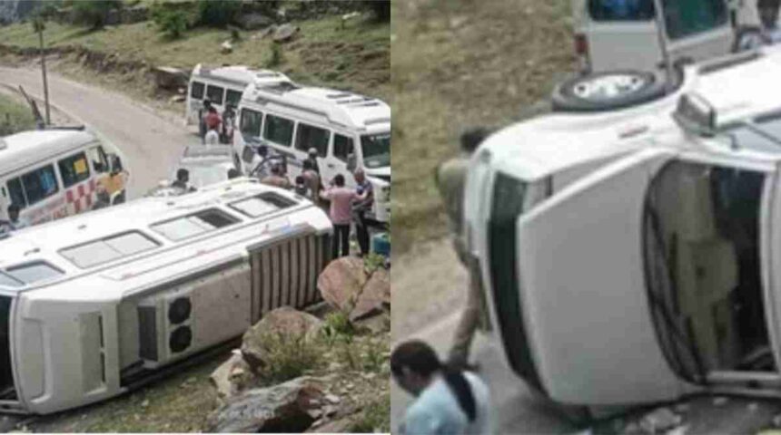 Pilgrims vehicle met accident near Gangotri Highway News Todayz हादसा: चारधाम यात्रा के लिए लिए आए श्रद्धालुओं का गंगोत्री हाईवे सोनगाड़ के पास वाहन हुआ दुर्घटनाग्रस्त, 18 लोग थे सवार…