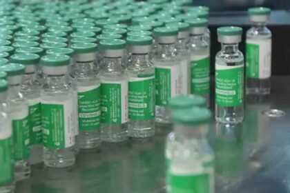 REPORT Didnt you also get Coronas Covishield vaccine News Todayz REPORT: कोरोना की कोविशील्ड वैक्सीन लगाने वालों को हो सकती हैं गंभीर बीमारी! रिपोर्ट में हुआ खुलासा