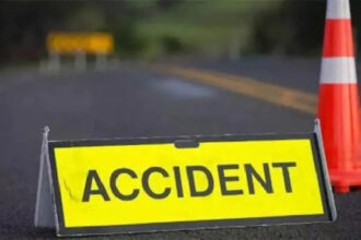 09 06 2023 accident 23436464 News Todayz गहरी खाई में गिरी मैक्स गाड़ी, 14 यात्री घायल