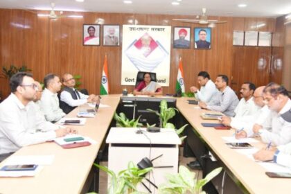 d 8 1 News Todayz एसडीआरएफ के तहत होने वाले सुरक्षात्मक कार्यो में समयबद्धता को प्राथमिकता देंः रतूडी