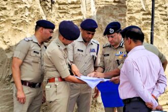 WhatsApp Image 2025 04 29 at 9.50.31 PM News Todayz चारधाम यात्रा: पुलिस महानिदेशक ने ऋषिकेश में किया व्यवस्थाओं का स्थलीय निरीक्षण