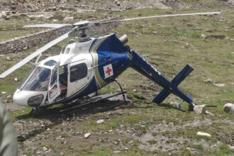 heli ambulance crashed while landing in kedarnath dham c14ca471f1c5a82c329f2a901e8a4743 News Todayz केदारनाथ में हेलीएम्बुलेंस दुर्घटनाग्रस्त, पईलेट समेत दो डॉक्टर थे सवार, सभी सुरक्षित