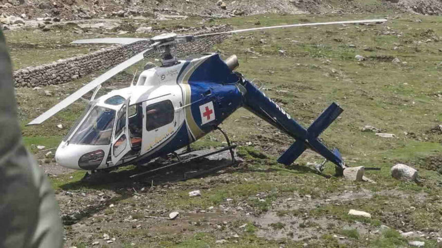 heli ambulance crashed while landing in kedarnath dham c14ca471f1c5a82c329f2a901e8a4743 News Todayz केदारनाथ में हेलीएम्बुलेंस दुर्घटनाग्रस्त, पईलेट समेत दो डॉक्टर थे सवार, सभी सुरक्षित