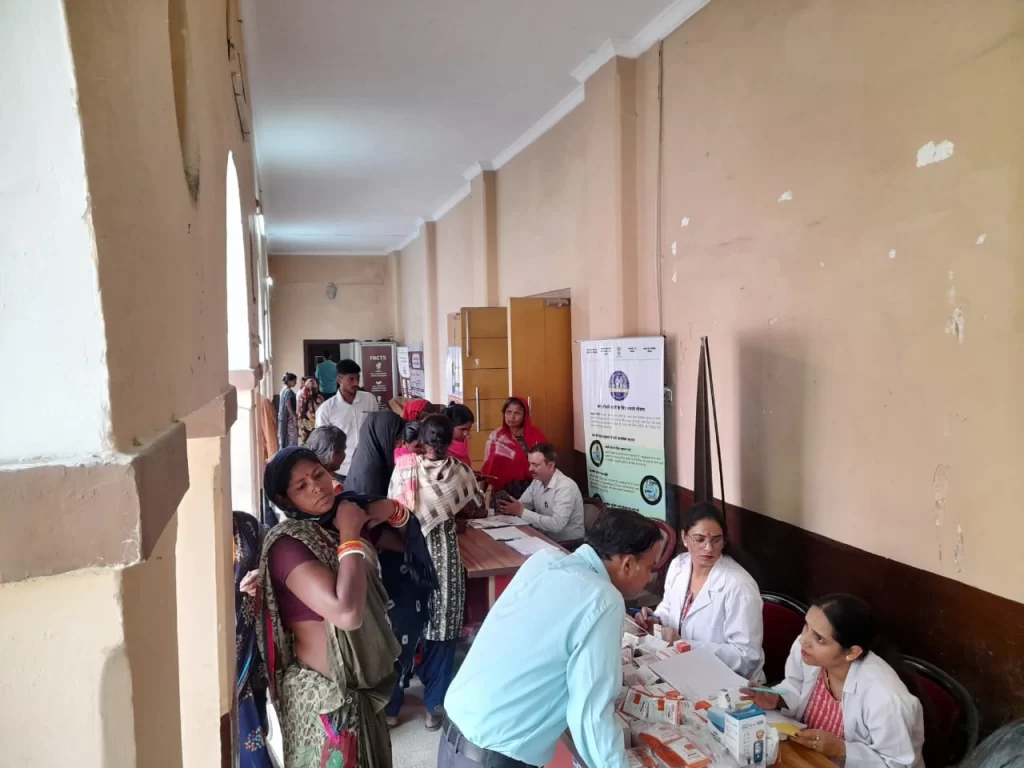 नगर निगम देहरादून, स्वास्थ्य विभाग एवं वेस्ट वॉरियर्स संस्था ने रैग पिकर्स के लिए निःशुल्क स्वास्थ्य शिविर आयोजित किया 3 namaste ddun profling camp News Todayz नगर निगम देहरादून, स्वास्थ्य विभाग एवं वेस्ट वॉरियर्स संस्था ने रैग पिकर्स के लिए निःशुल्क स्वास्थ्य शिविर आयोजित किया