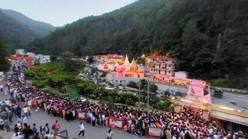 11 06 2025 15 06 2023 kainchi dham 23441801 23961519 News Todayz कैंची धाम में श्रद्धालुओं की बढ़ती संख्या के चलते मुख्यमंत्री ने दिए समुचित प्रबंधन के निर्देश