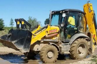 Bulldozar file 696x426 1 News Todayz सरकारी जमीन पर बनी मजार पर चला बुलडोजर