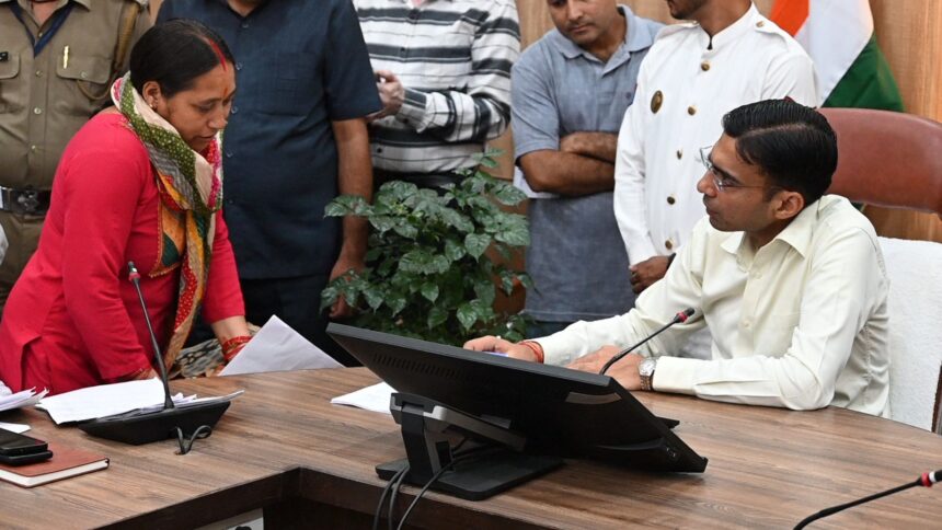 WhatsApp Image 2025 07 03 at 5.14.10 PM News Todayz डीएम ने पकड़ा भीषण खेल, एक ही व्यक्ति ने गुमराह कर दो बार विक्रय कर दी टिहरी बांध प्रभावितों को भूमि