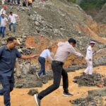 WhatsApp Image 2025 07 10 at 6.22.09 PM News Todayz आपदाग्रस्त अंतिम गांव बटोली दौरे पर प्रथम पंक्ति में पहुचें डीएम