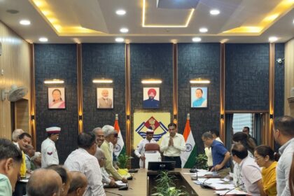 WhatsApp Image 2025 07 17 at 7.34.52 PM News Todayz स्वतंत्रता संग्राम सेनानियों के उतराधिकारियों की बैठक में इधर निवेदन, उधर डीएम का आदेश