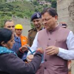 WhatsApp Image 2025 08 08 at 3.40.36 PM News Todayz राखी, राहत और रिश्ता: गुजरातन की महिला ने सीएम धामी को बाँधी दुपट्टा फाड़कर राखी