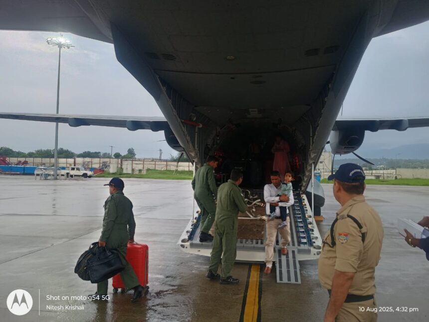 WhatsApp Image 2025 08 10 at 6.44.52 PM News Todayz धराली आपदा से फंसे 36 लोगों को को वायु सेना के विमान से पहुंचाया गया देहरादून जौलीग्रांट