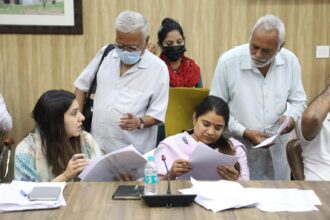 IMG 20250929 WA1528 1536x1024 1 News Todayz जन सुनवाई में दर्ज हुई 101 शिकायत, अधिकांश का मौके पर समाधान