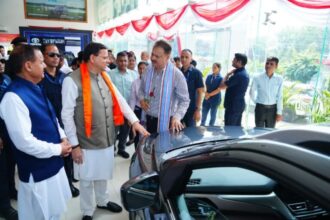 WhatsApp Image 2025 09 24 at 1.06.53 PM 768x512 1 News Todayz उत्तराखंड के मुख्यमंत्री धामी ने ‘स्वदेशी अपनाओ’ अभियान को बढ़ावा देने के लिए जीएसटी की नई दरों का किया प्रचार