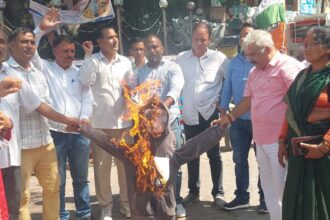 f2794db7 7fd2 4759 9544 aceb85d25a76 News Todayz उत्तराखंड: पेपर लीक मामले पर बढ़ा युवाओं का गुस्सा, यूथ कांग्रेस ने किया जोरदार प्रदर्शन