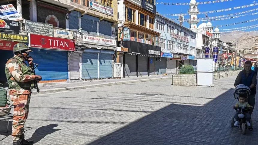 muskan dixit 2016 News Todayz जलवायु कार्यकर्ता सोनम वांगचुक पर ‘रासुका’, जोधपुर जेल में किया गया स्थानांतरित; लेह में प्रदर्शनकारियों पर सख्ती