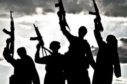 पाकिस्तान के पंजाब प्रांत में 10 आतंकवादी गिरफ्तार News Todayz आतंकवाद खत्म करने की प्रतिबद्धता: पाकिस्तान के सुरक्षा बलों ने खैबर पख्तूनख्वा में 17 आतंकवादियों को किया ढेर