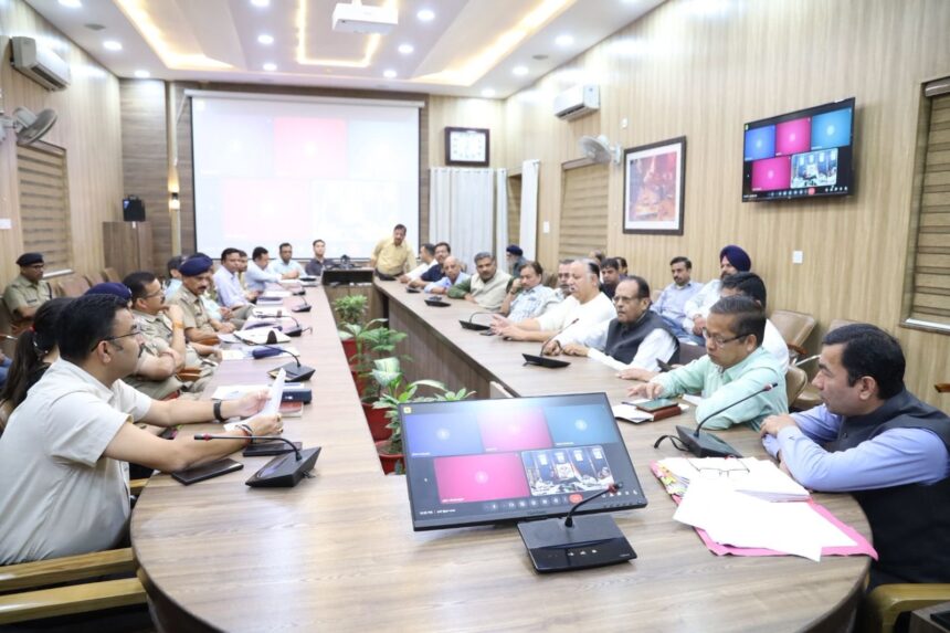 WhatsApp Image 2025 10 08 at 4.34.59 PM 1 News Todayz भीड़-भाड़ वाले बाजारों में पटाखा बिक्री पर पूर्ण प्रतिबंध: पलटन बाजार, मोती बाजार समेत 10 से अधिक क्षेत्र प्रतिबंधित।