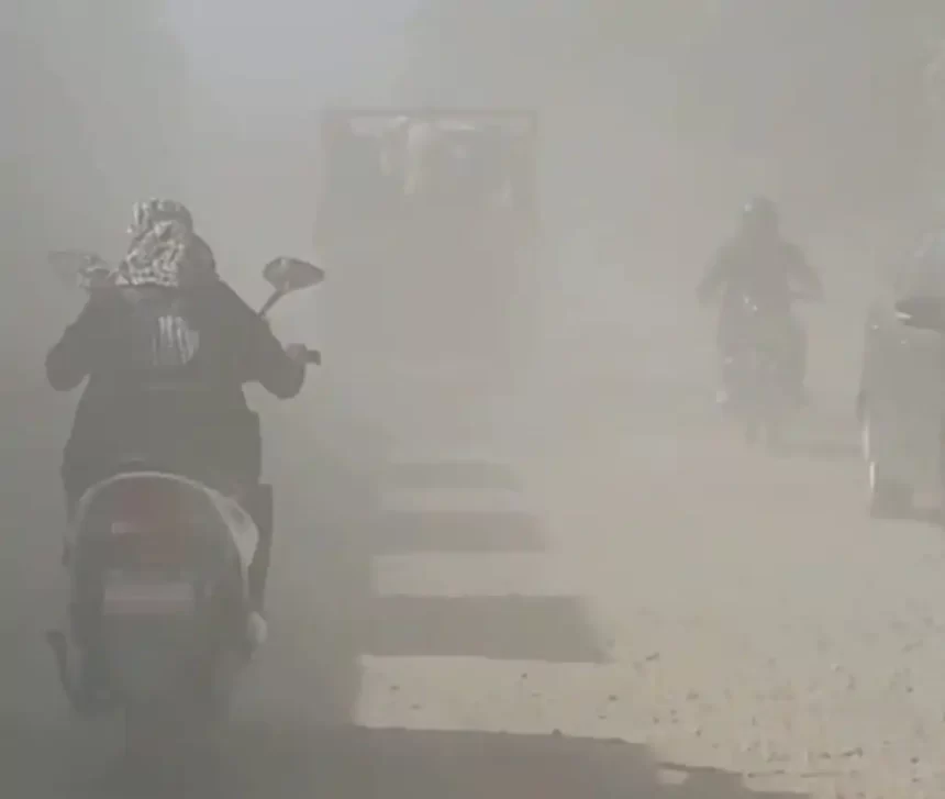 WhatsApp Image 2025 10 09 at 15.33.28 News Todayz सिर्फ पानी का छिड़काव नाकाफी: गडकरी भी जता चुके हैं वर्षों से जारी हाईवे निर्माण में देरी पर अफसोस