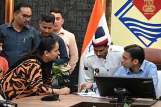 WhatsApp Image 2025 10 13 at 7.50.55 PM News Todayz एग्रीमेंट समाप्त, किराया डिफाल्ट, फिर भी नहीं हटा रही कंपनी मोबाईल टावर, डीएम से गुहार के बाद टावर  सीज