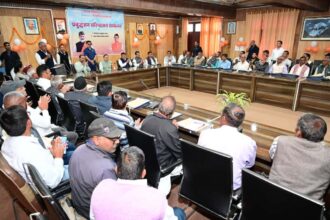 WhatsApp Image 2025 10 15 at 3.15.08 PM News Todayz प्रबुद्ध नागरिकों के अनुभव और आशीर्वाद से ही होगा आदर्श उत्तराखंड का मार्ग प्रशस्त: सीएम धामी