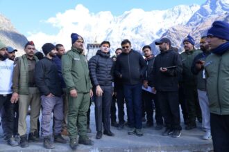 WhatsApp Image 2025 10 22 at 3.08.20 PM News Todayz मुख्य सचिव ने केदारनाथ यात्रा व्यवस्थाओं का लिया जायजा, पुनर्निर्माण कार्यों और यात्रियों की सुविधाओं का किया निरीक्षण