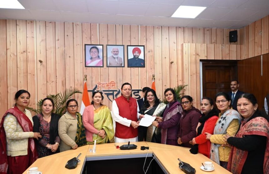 WhatsApp Image 2025 11 16 at 2.25.52 PM News Todayz आंगनबाड़ी कार्यकत्रियों ने की मुख्यमंत्री से मुलाकात