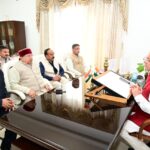 WhatsApp Image 2025 11 16 at 3.00.43 PM News Todayz राज्य सभा सांसद के नेतृत्व में बार एसोसिएश प्रतिनिधि मंडल ने भेंट की सीएम धामी से भेंट