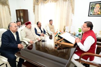 WhatsApp Image 2025 11 16 at 3.00.43 PM News Todayz राज्य सभा सांसद के नेतृत्व में बार एसोसिएश प्रतिनिधि मंडल ने भेंट की सीएम धामी से भेंट