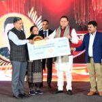 WhatsApp Image 2025 12 05 at 4.52.54 PM News Todayz शहीदों के परिजनों का संघर्ष, पीड़ा और देश के प्रति अटूट निष्ठा, हम सभी के लिए प्रेरणा: सीएम धामी