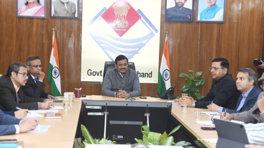 WhatsApp Image 2025 12 19 at 3.14.18 PM News Todayz मुख्य सचिव ने की राष्ट्रीय राजमार्ग के नयी एवं गतिमान परियोजनाओं की समीक्षा