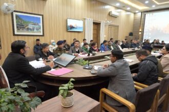 WhatsApp Image 2026 01 15 at 4.12.42 PM News Todayz गणतंत्र दिवस समारोह की तैयारियों को लेकर ऋषिपर्णा सभागार कलेक्ट्रेट डीएम ने ली महत्वपूर्ण बैठक 