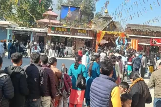 112913a7cd7a3ec68b72ca7b32015001 News Todayz महाशिवरात्रि पर कल्याणकारी योग: महंत जयेंद्र पुरी के सानिध्य में विशेष पूजा, आस्था और भक्ति के रंग में डूबा सीमांत जनपद