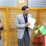 IMG 20260217 WA0353 960x560 1 News Todayz अरबों की सरकारी जमीन से हटा अवैध गन्ने का कब्जा