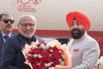 WhatsApp Image 2026 01 17 at 11.13.14 AM News Todayz उपराष्ट्रपति पहुंचे उत्तराखंड, राज्यपाल व मुख्यमंत्री ने जॉलीग्रांट हवाई अड्डे पर किया स्वागत