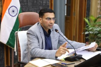 WhatsApp Image 2026 01 23 at 10.01.41 AM News Todayz डीएम सविन बंसल के दृढ़ संकल्प से शिक्षा की मुख्यधारा से जुड़ता सड़क पर बिखरा बचपन