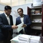 WhatsApp Image 2026 01 28 at 6.48.20 PM News Todayz डीएम का औचक निरीक्षण के बाद सब रजिस्ट्रार कार्यालय ऋषिकेश में गंभीर अनियमितताएं उजागर, कड़ा एक्शन तय