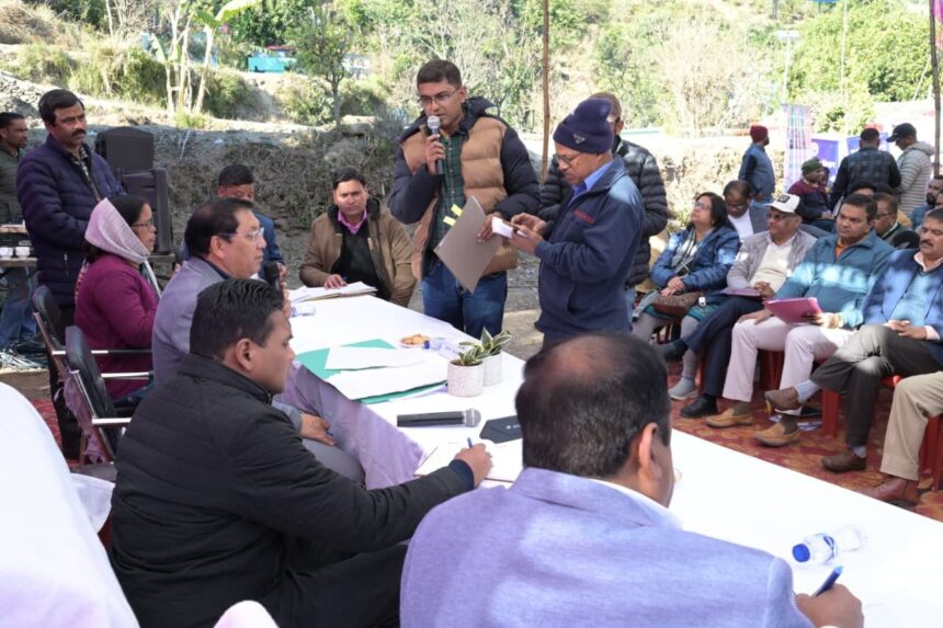 WhatsApp Image 2026 02 05 at 6.49.31 PM News Todayz प्रभारी सचिव डॉ. आर. राजेश कुमार का रुद्रप्रयाग जनपद दौरा