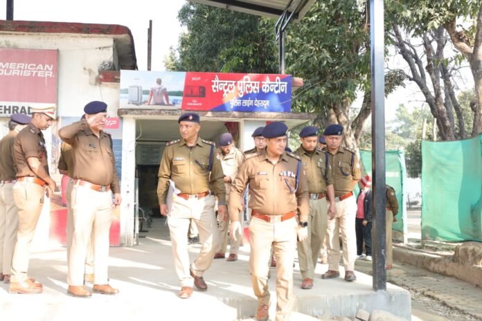 d 1 News Todayz जनपद की पहली परेड में कडे तेवरों में दिखे पुलिस कप्तान