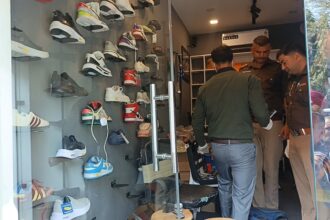 d 5 News Todayz संदिग्ध परिस्थितियों में कारोबारी की कनपटी पर लगी गोली, मौके से अवैध पिस्टल बरामद