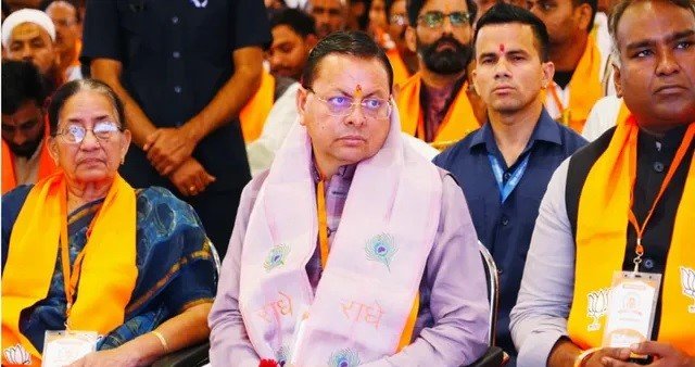 d 1 17 News Todayz सीएम धामी ने सुना पीएम मोदी के ‘मन की बात’ का 132वां एपिसोड