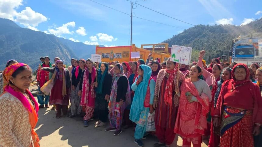 d 2 13 News Todayz नशा मुक्ति को लेकर महिलाओं ने निकाली 12 किमी की पैदल यात्रा