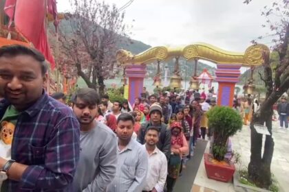 d 2 9 News Todayz नवरात्रि पर नैना देवी मंदिरों में लगा श्रद्धालुओं का तांता